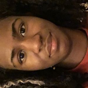 Meet your Posher, Simone
